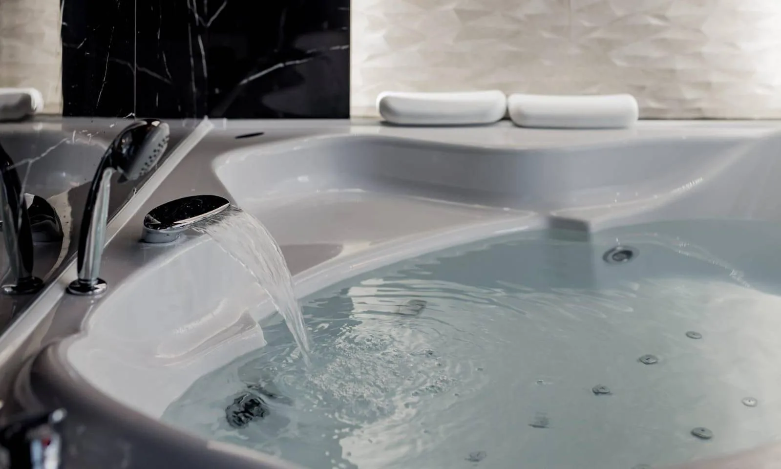 Bounce spa — apartman sa jacuzzijem i saunom, Vracar, Beograd (slika 9 od 13)