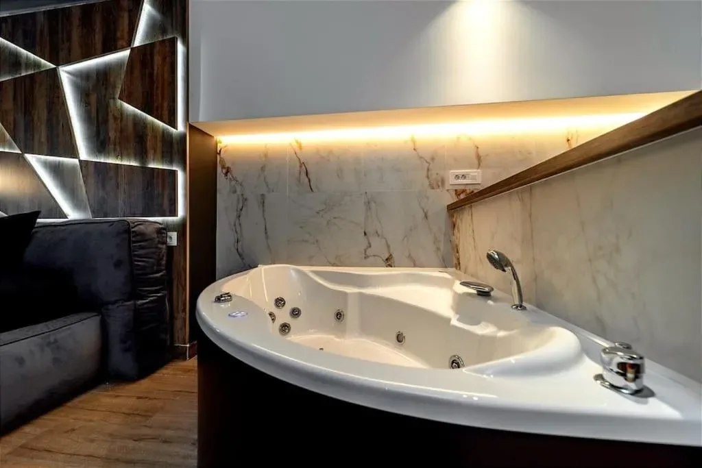 Dark nest 1 — apartman sa jacuzzijem, Zvezdara, Beograd (slika 4 od 13)