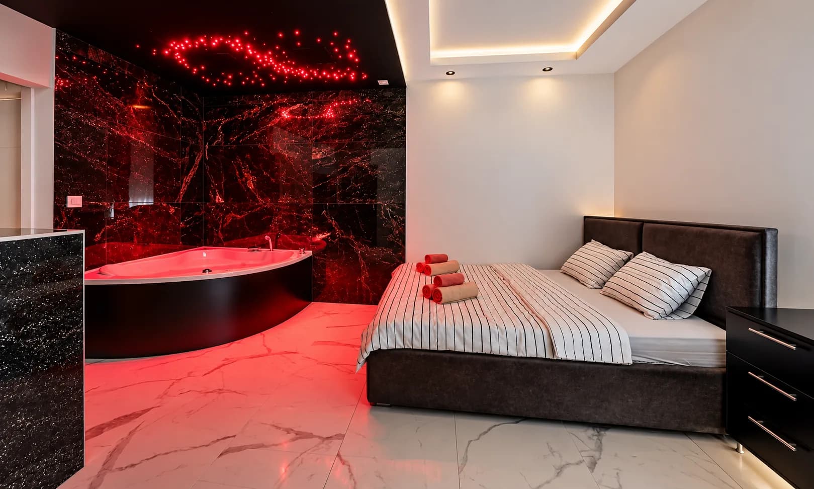 Dark nest 3 — apartman sa jacuzzijem, Zvezdara, Beograd (slika 2 od 18)