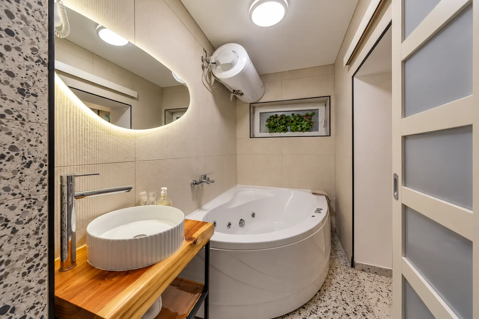 Keti spa — apartman sa jacuzzijem, Zemun, Beograd (slika 2 od 11)